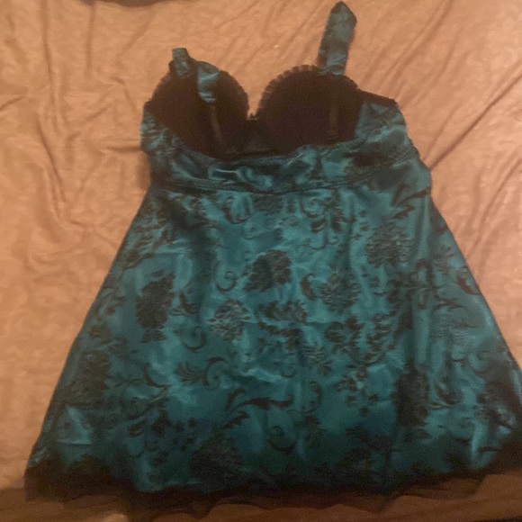 Worn one time - Picture 2 of 3